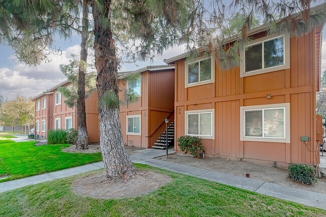 Building Photo - Manteca
