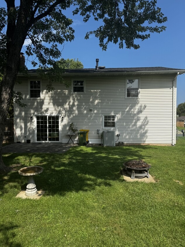 Building Photo - 7923 Stonehearth Rd