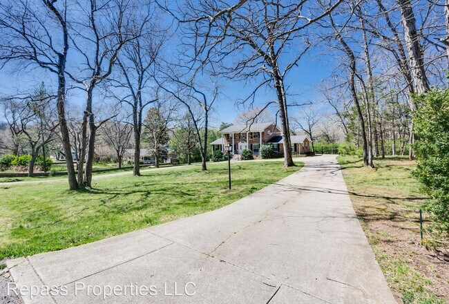 Foto del edificio - 4 br, 3 bath House - 795 Greeley Dr