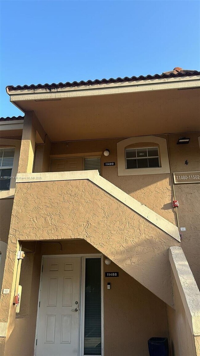 Foto del edificio - 11490 NW 43rd St