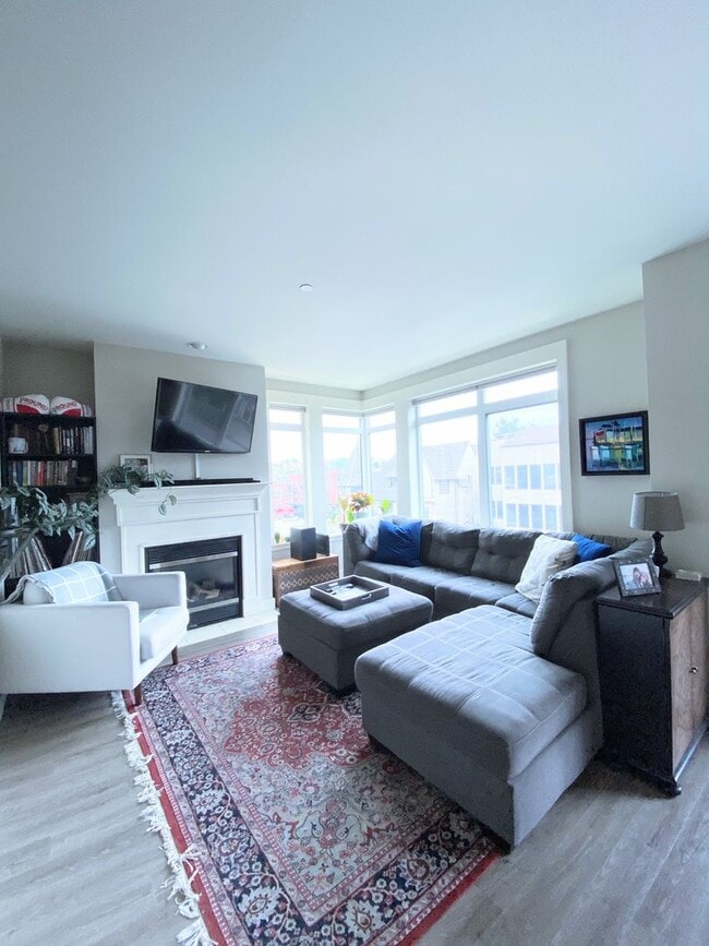 Photo - 3217 Eastlake Ave E Apartment