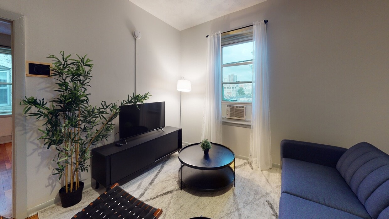 Photo - Private bedroom in 4 bed/1 bath Home