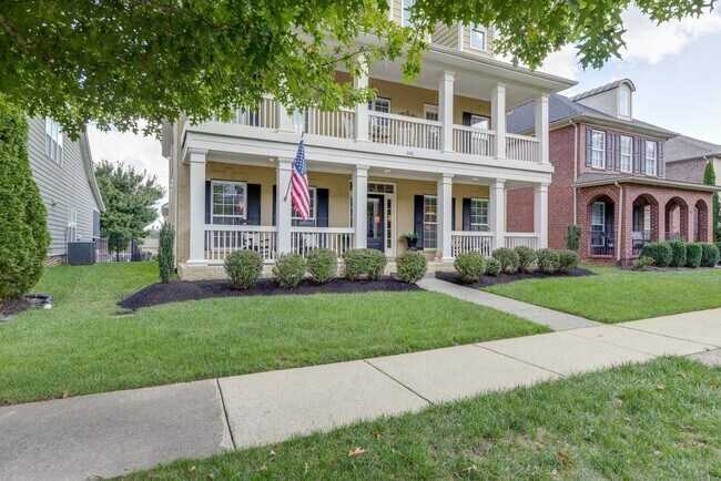 Foto del edificio - Located in the highly sought-after Avalon community in Franklin, this stunning 5-bedroom, 3.5-bat...
