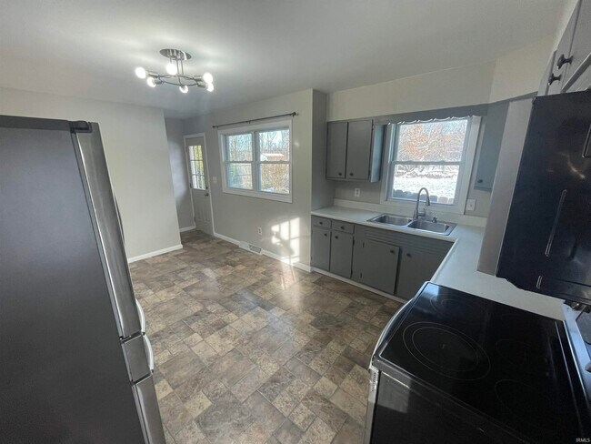 Foto del edificio - 4101 E Boltinghouse Rd