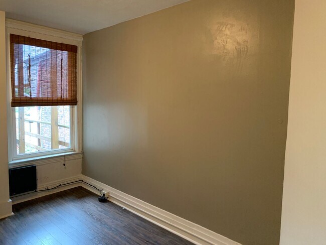 Building Photo - 29 Welsford