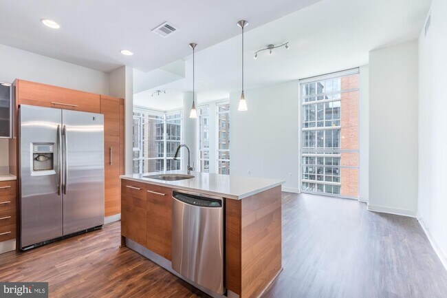 Foto del edificio - 12025 New Dominion Pkwy