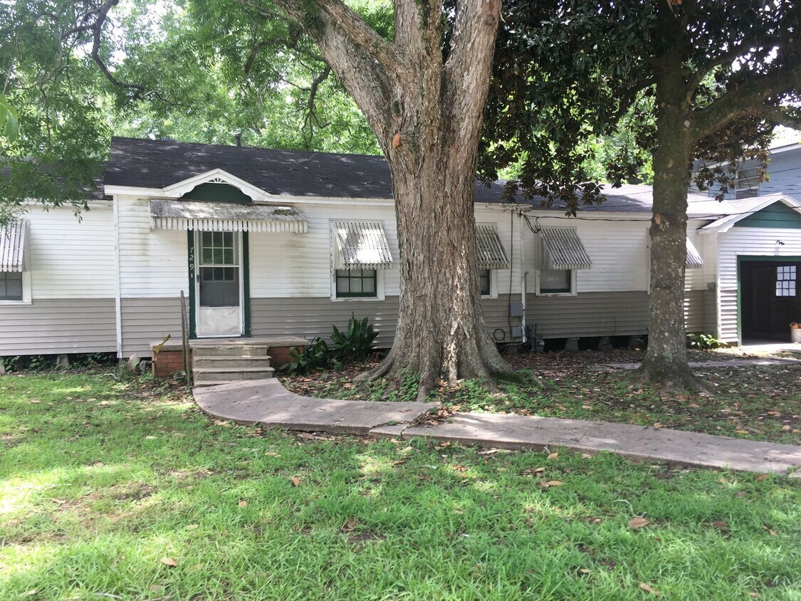 Foto principal - 3Bed/1 Bath House