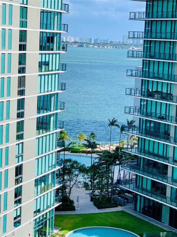 Foto del edificio - 501 NE 31st St