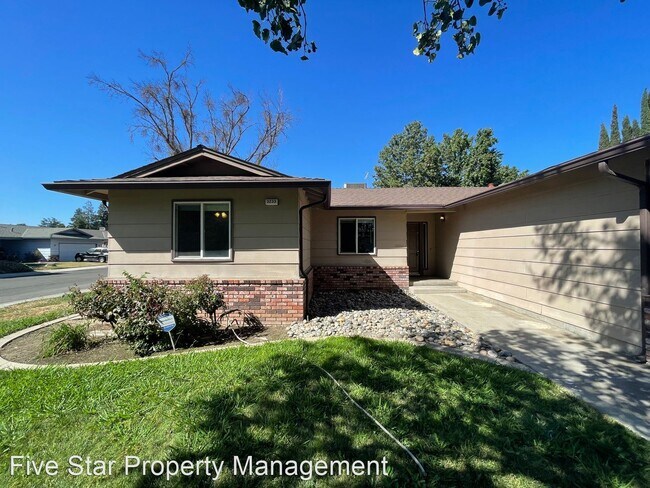 Foto del edificio - 3 br, 2 bath House - 3233 Nightingale Dr