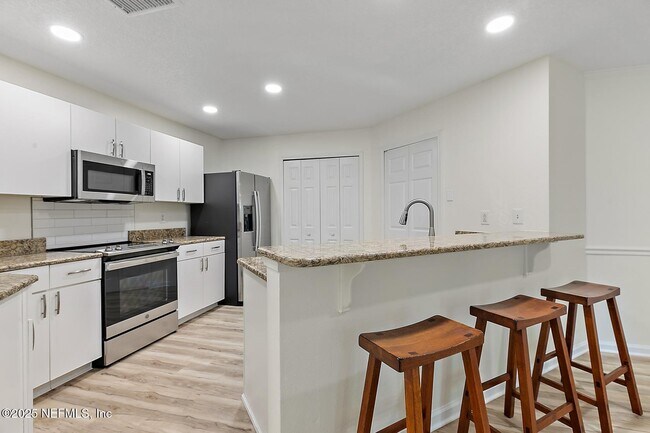 Foto del edificio - 900 Ironwood Dr