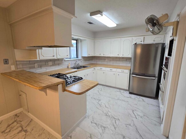 Building Photo - 4910 Crepe Myrtle Ln