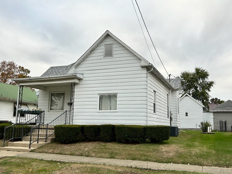 705 Lexington Ave, Lawrenceville, IL 62439 House Rental in