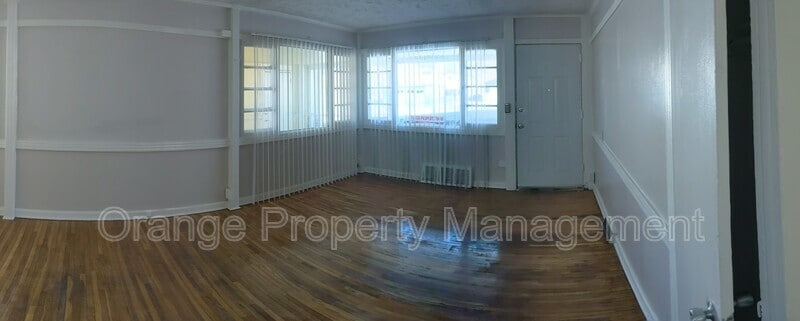 Primary Photo - 5814 N 25th Ave