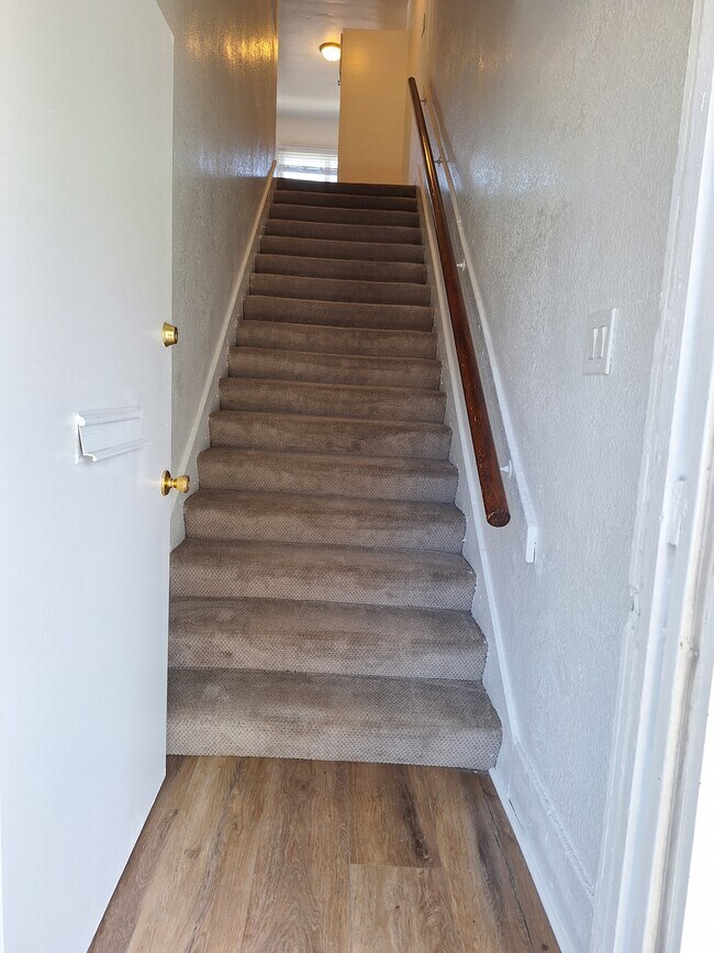 Building Photo - 546 Lime Ave