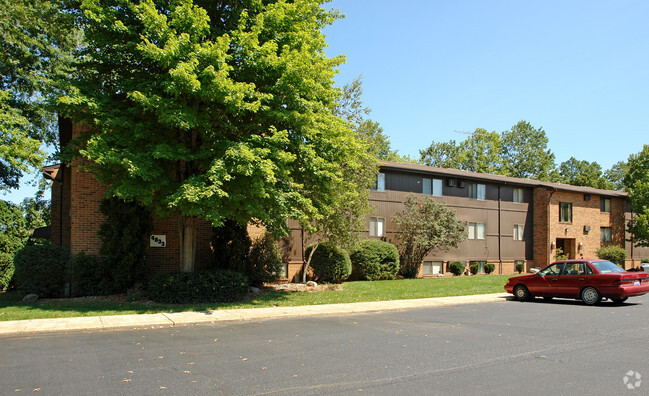 Foto del edificio - Westchester Apartments