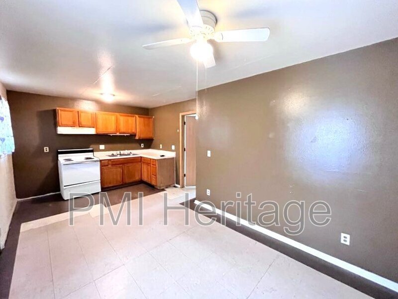 Foto principal - 809 E Huntsville Ave