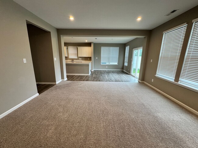 Building Photo - 2933 Creekridge Ct