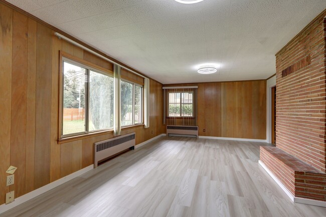 Foto del edificio - Large Renton Highlands Rambler with Grand ...