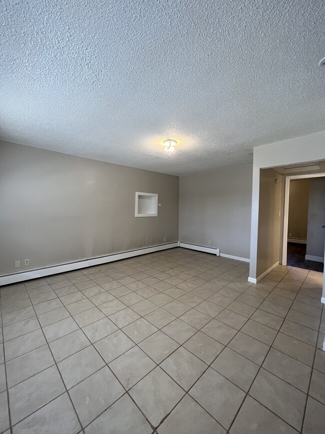 Building Photo - 513 Sims St