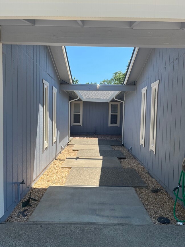 Foto del edificio - 4616 Kinsella Ln
