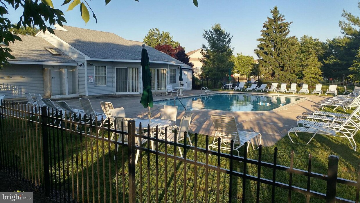 Primary Photo - 95 Pinewood Dr