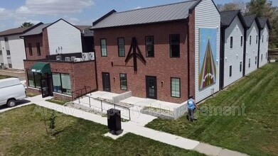 Building Photo - 2230 R St