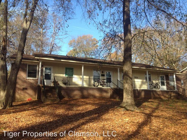 Building Photo - 303 Crawford Ct