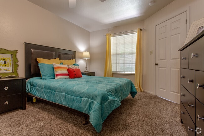 2 BR, 2 BA - 1025 SF - The Enclave
