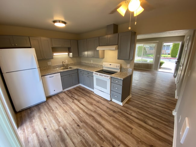Photo - 18100 SW Shaw St (Beaverton, OR) Apartment