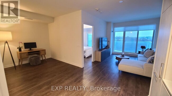 Building Photo - 6 David Eyer Rd