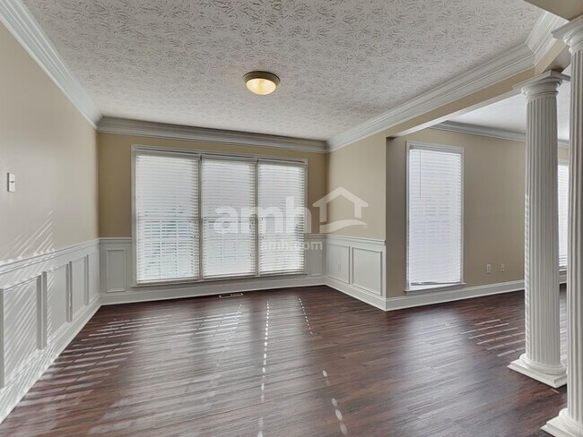 Foto del edificio - 1054 Garrison Ridge Blvd