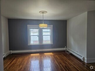 Building Photo - 304 Wood Ave
