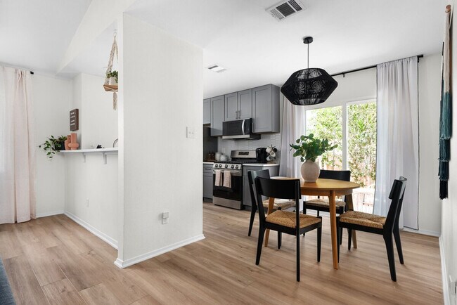 Building Photo - 2500 Berkett Dr