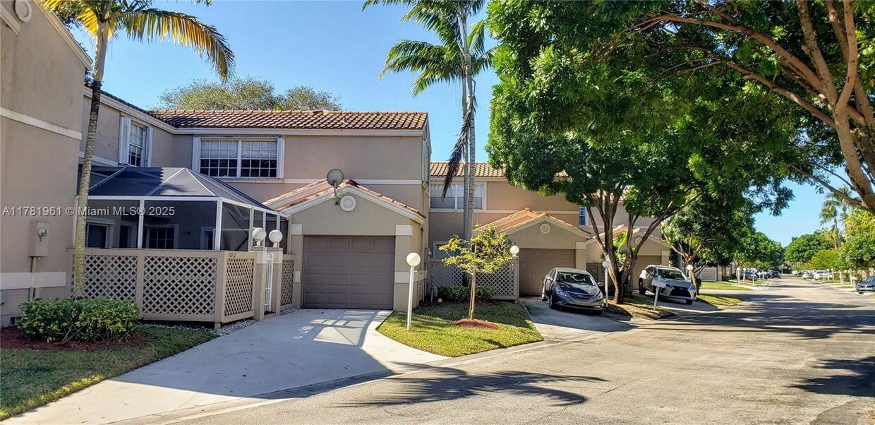 Primary Photo - 10932 Chandler Dr