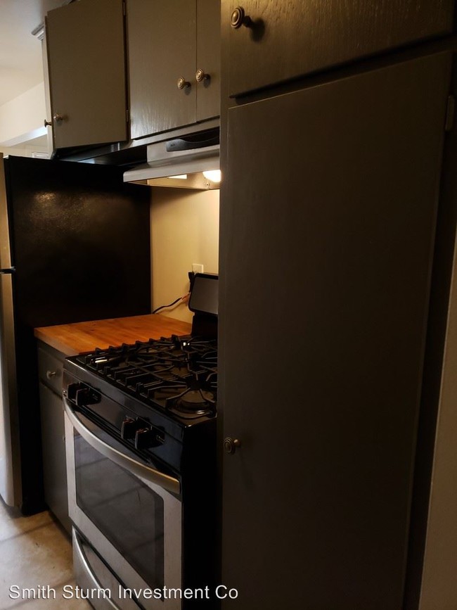Foto del edificio - 716 W 38th St