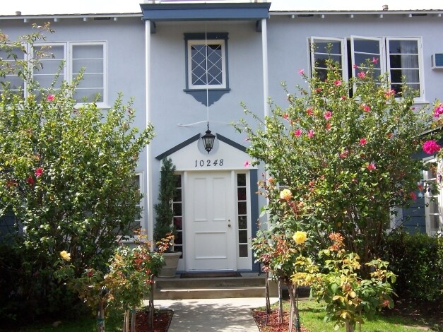 Primary Photo - 10246-10250 Riverside Dr