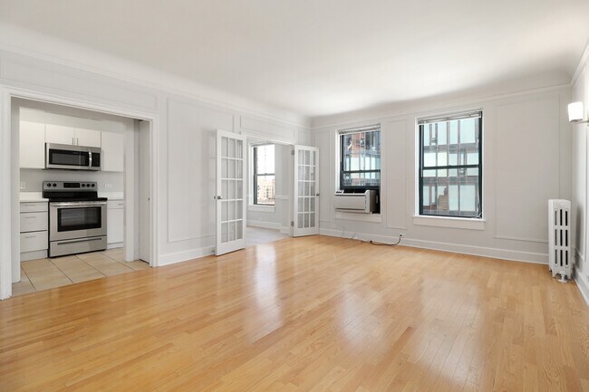 Building Photo - 10 W Elm St