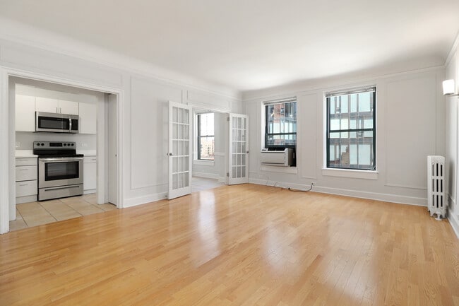 Building Photo - 10 W Elm St