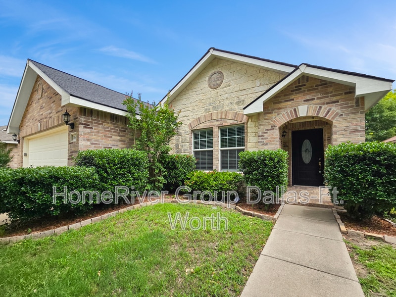 Primary Photo - 12644 Shady Cedar Dr
