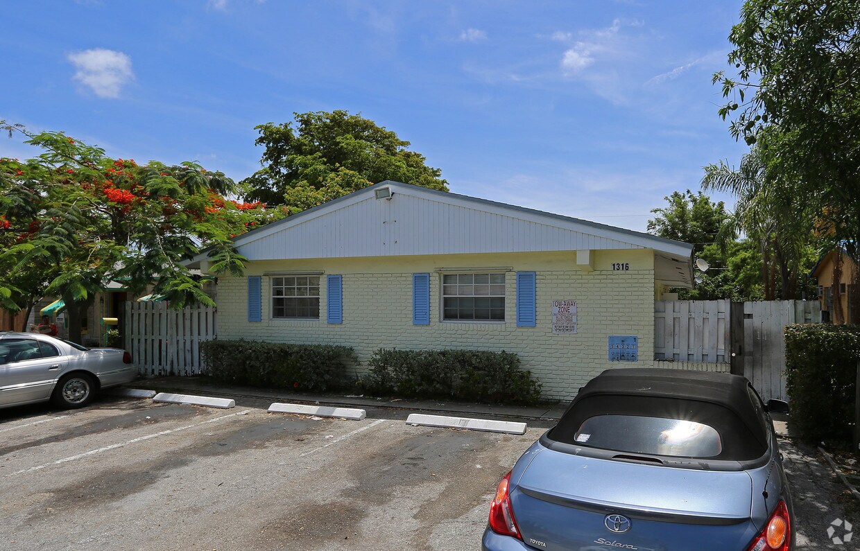 Foto del edificio - 1316 NE 5th Ave