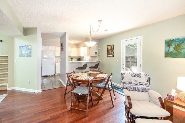 Foto del edificio - 2785 Flower Creek Way