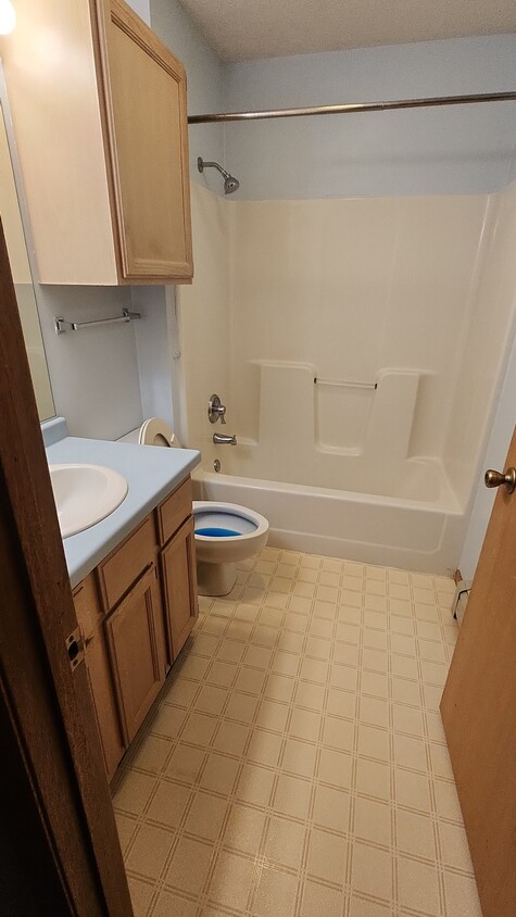 Building Photo - 2410 Bostrom Ct