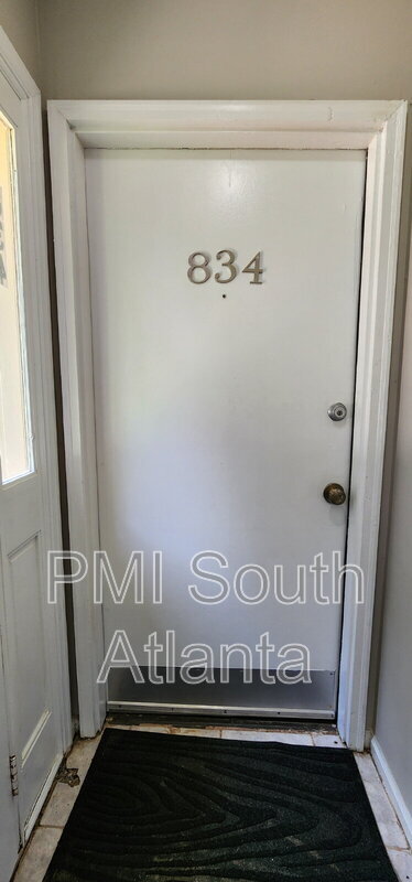 Building Photo - 834 Ridge Ave