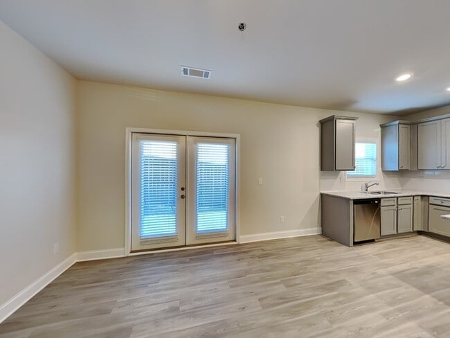 Building Photo - Beautiful Townhome 3 Bedroom 2.5 Bath Located in Canton, GA!!