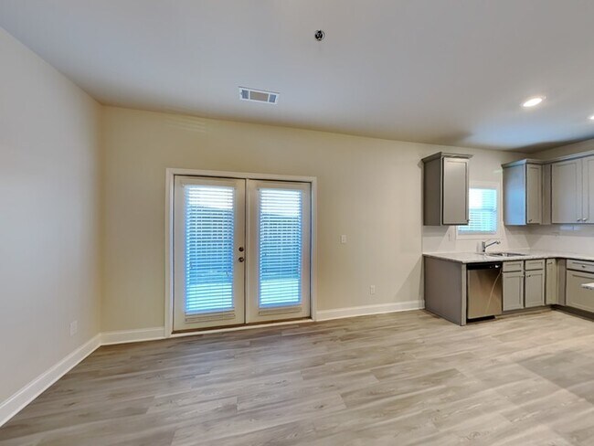 Foto del edificio - Beautiful Townhome 3 Bedroom 2.5 Bath Located in Canton, GA!!