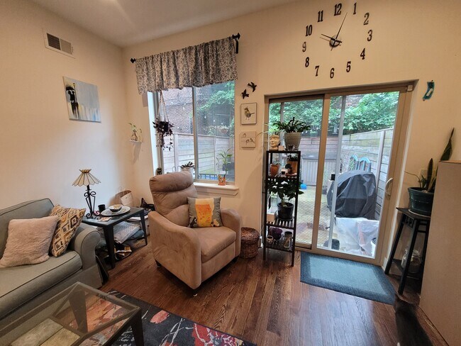 Living room/Patio - 976 N Marshall St