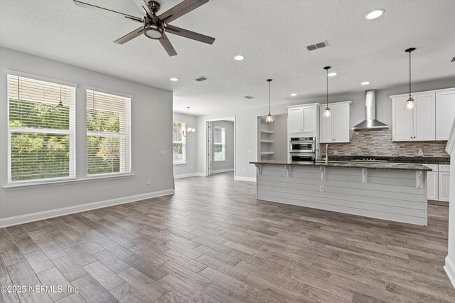 Foto del edificio - 548 Kendall Crossing Dr