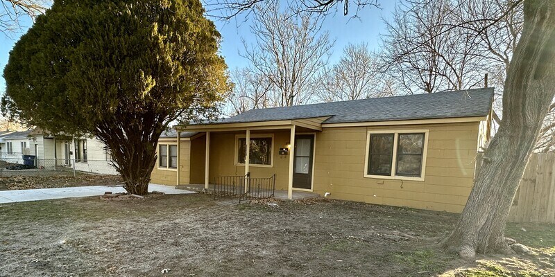 Primary Photo - 4576 S Osage Ave