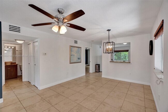 Foto del edificio - 6235 SW 47th Manor