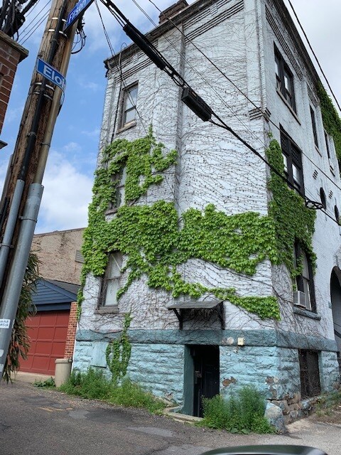 Foto del edificio - 408 Eloise St